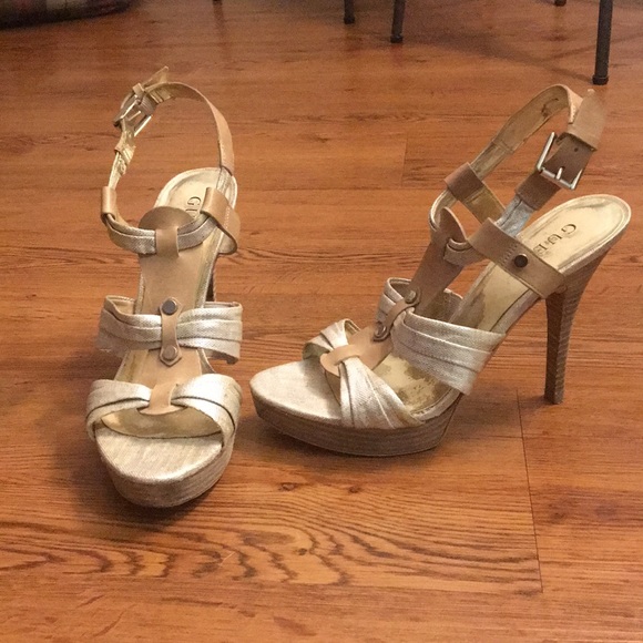 Guess Shoes - Guess Sandals 👠